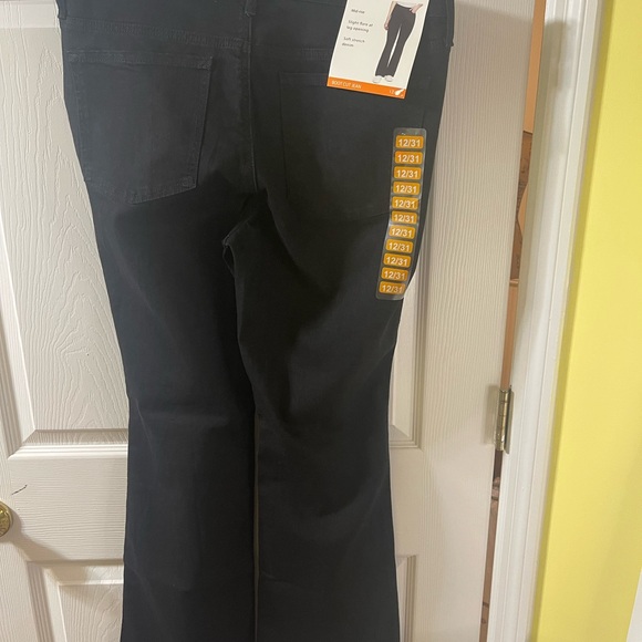 NWT Jessica Simpson Black Mid-Rise Slight Flare stretch denim boot cut 12/31 - Picture 4 of 5